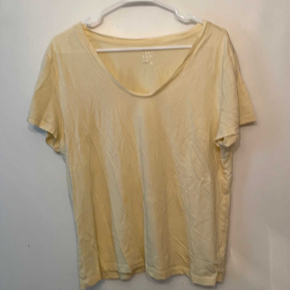Yellow tee shirt
